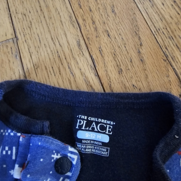 Children's place footie Pj's - Picture 3 of 3